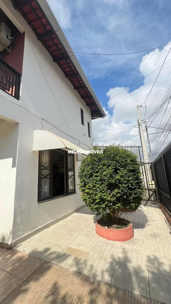 Casa à venda com 9 quartos, 260m² - Foto 4