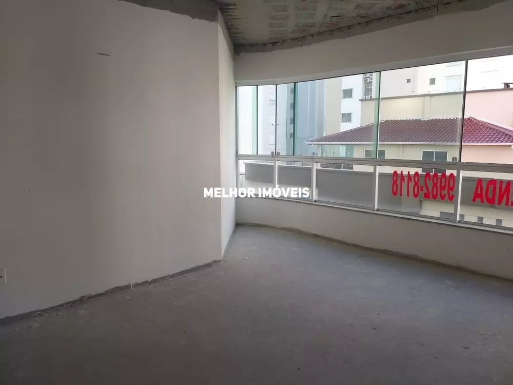 Apartamento à venda com 3 quartos, 147m² - Foto 2