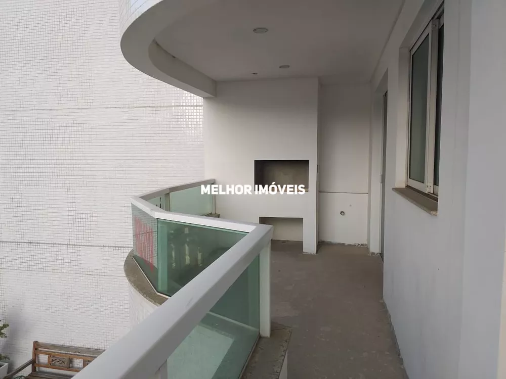 Apartamento à venda com 3 quartos, 147m² - Foto 1