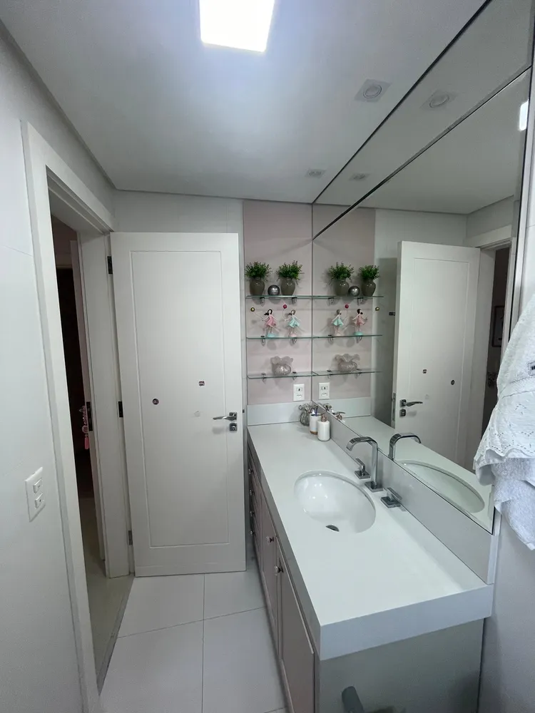 Apartamento, 3 quartos, 138 m² - Foto 1