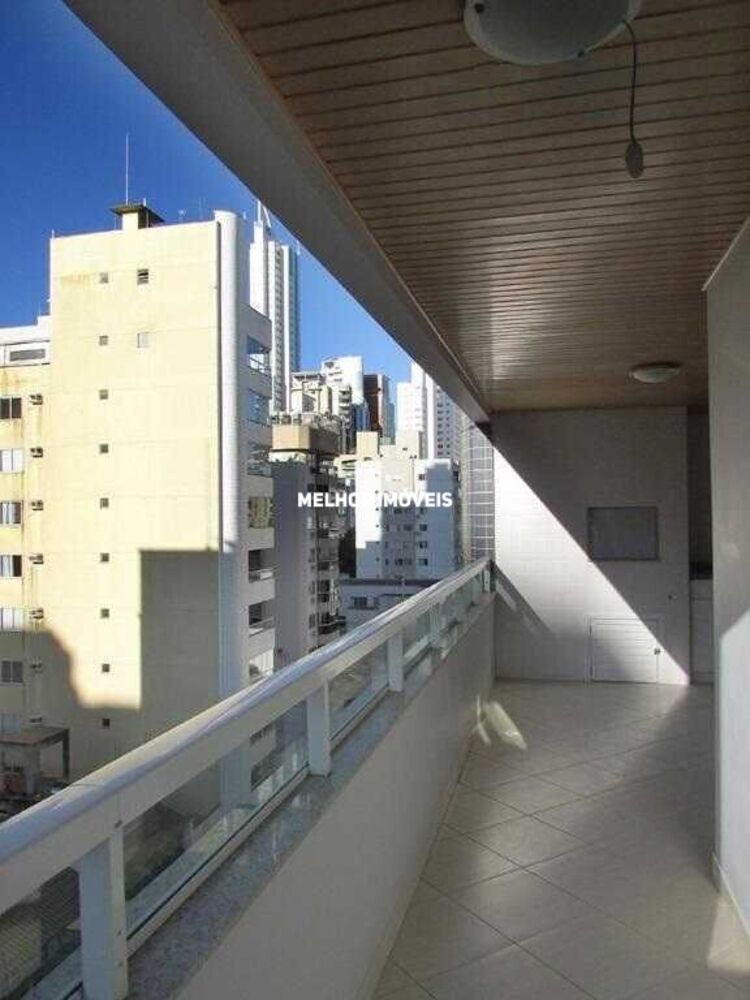 Apartamento à venda com 2 quartos, 121m² - Foto 1