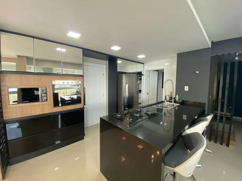 Apartamento, 4 quartos, 208 m² - Foto 1