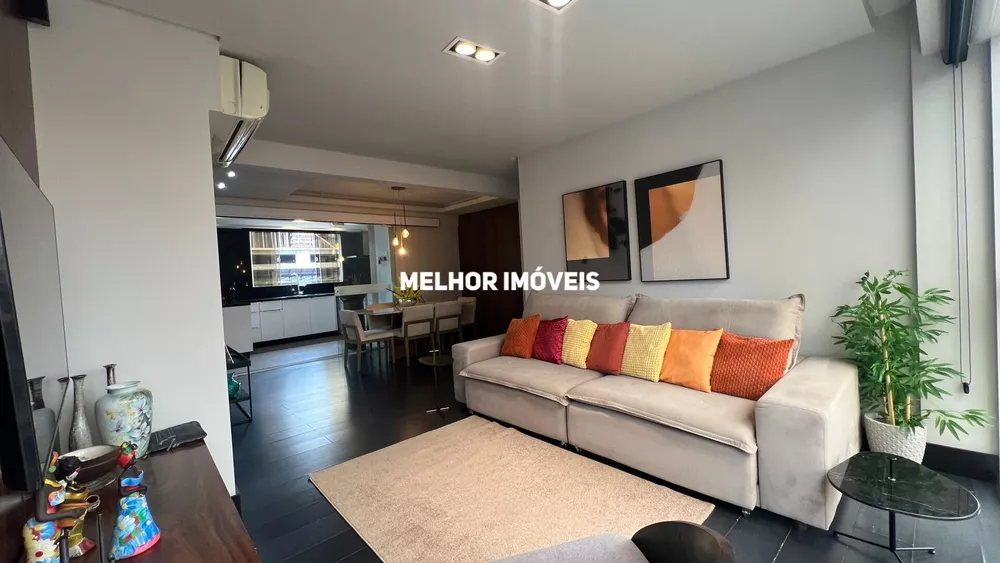 Apartamento à venda com 3 quartos, 209m² - Foto 4