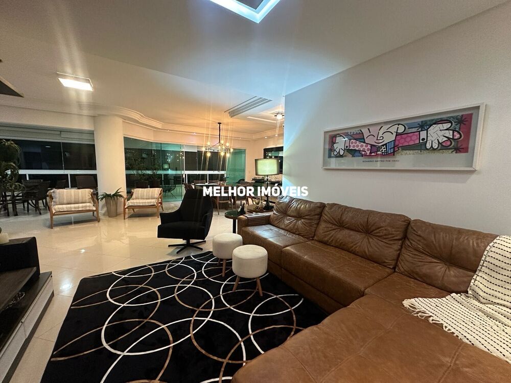 Apartamento à venda com 4 quartos, 196m² - Foto 2