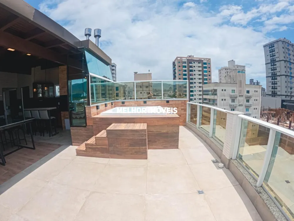 Cobertura, 3 quartos, 195 m² - Foto 1
