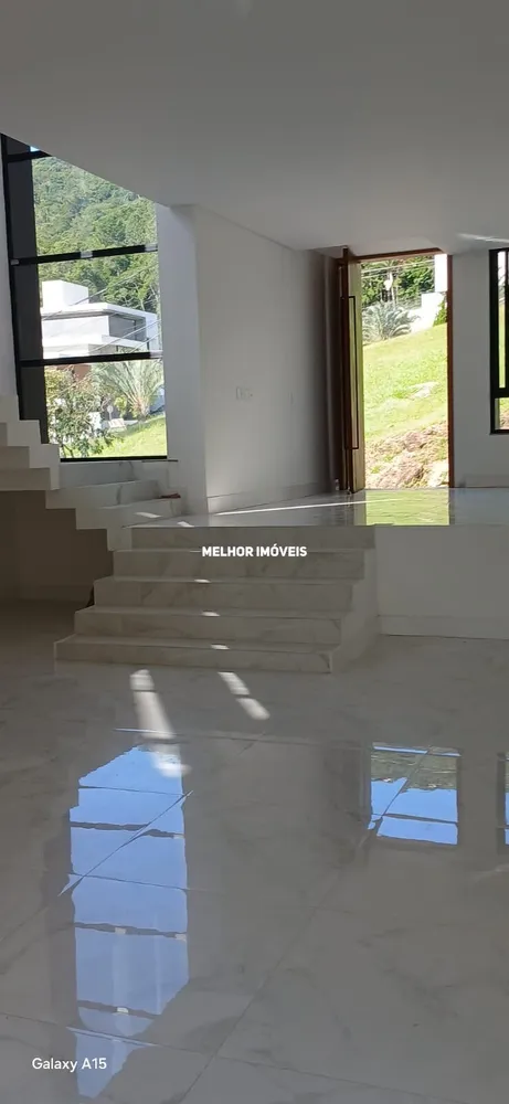 Casa, 4 quartos, 390 m² - Foto 1