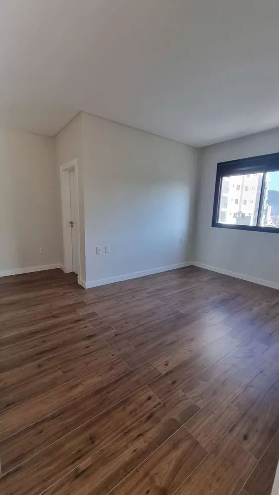 Apartamento à venda com 4 quartos, 162m² - Foto 4