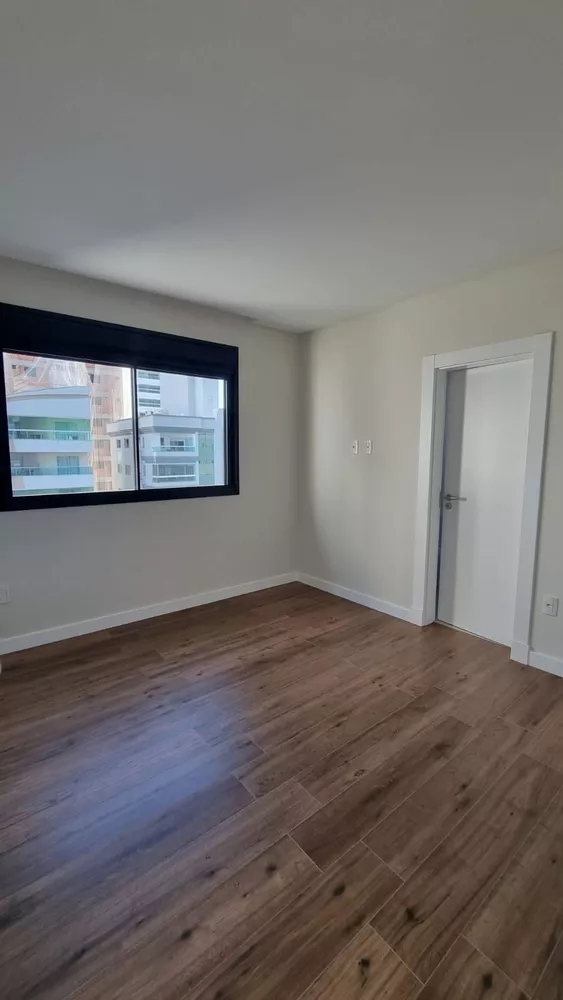 Apartamento à venda com 4 quartos, 162m² - Foto 3