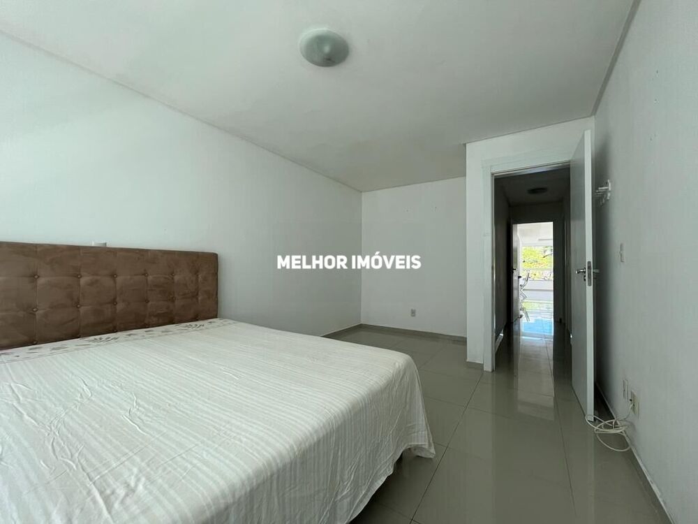 Apartamento para alugar com 3 quartos, 140m² - Foto 12