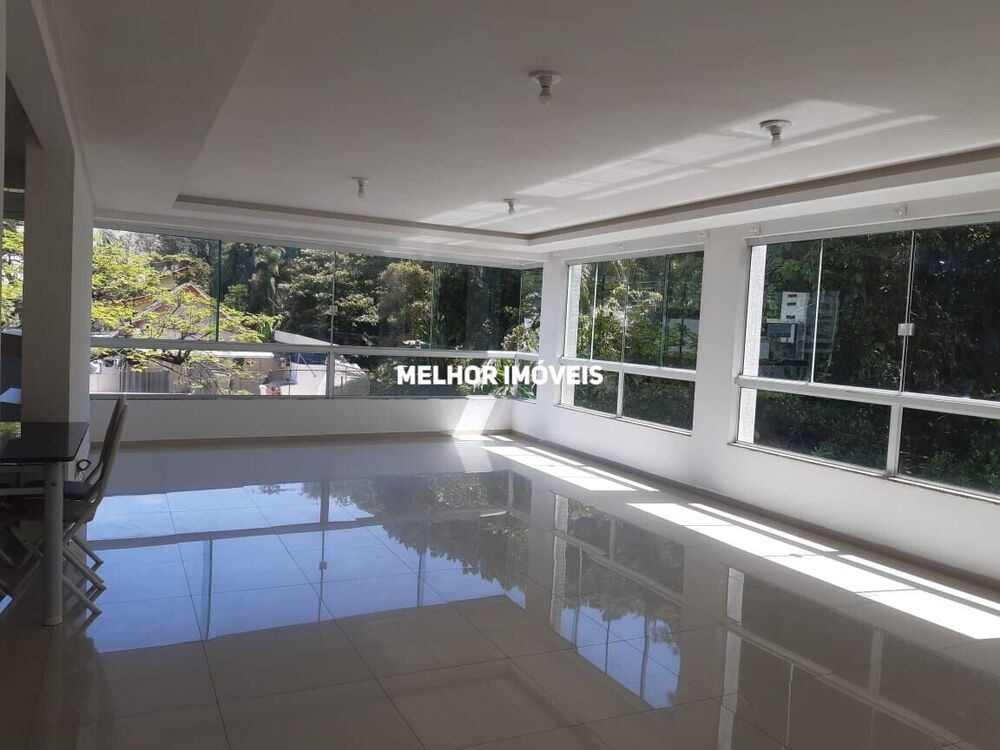 Apartamento para alugar com 3 quartos, 140m² - Foto 1