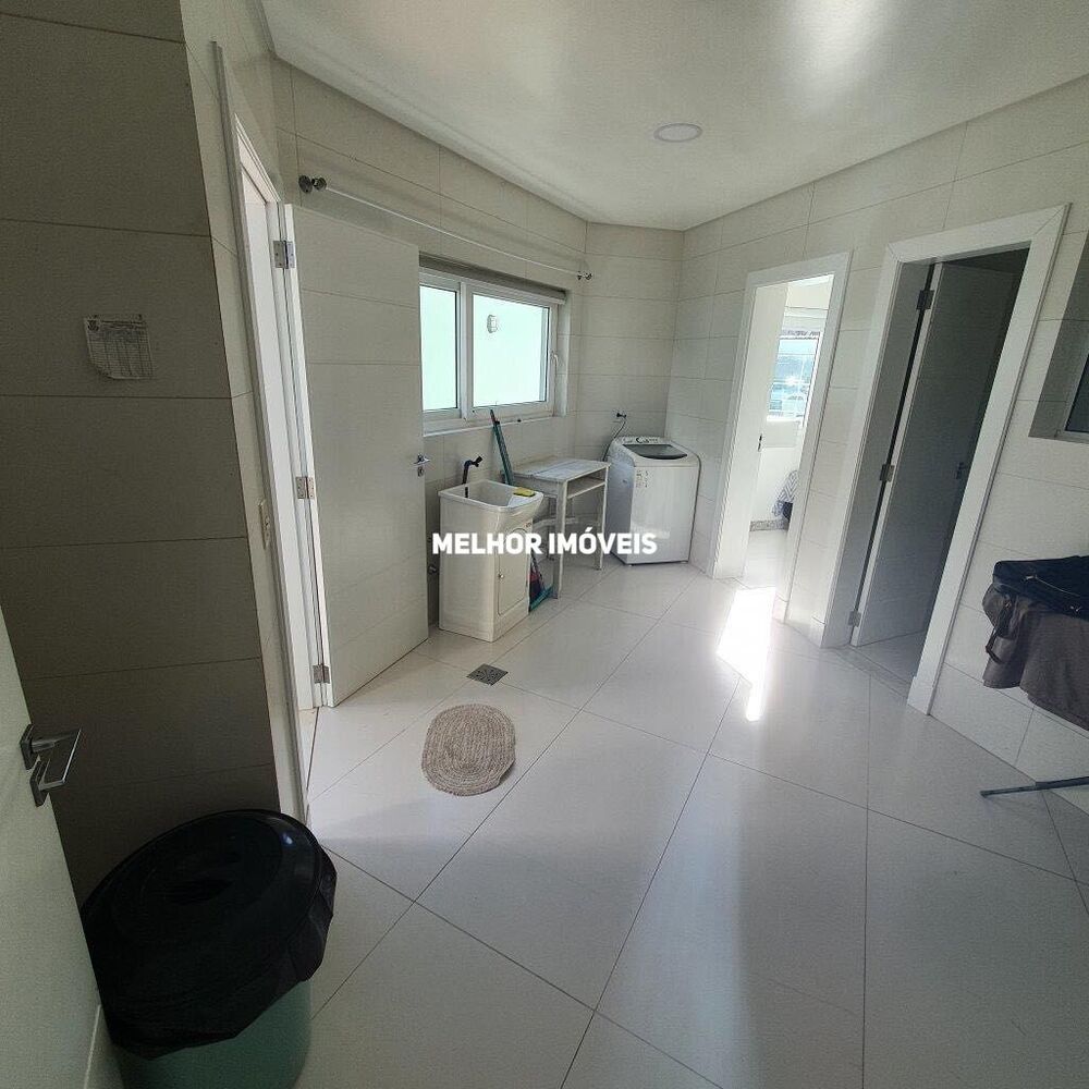 Casa à venda com 4 quartos, 530m² - Foto 2