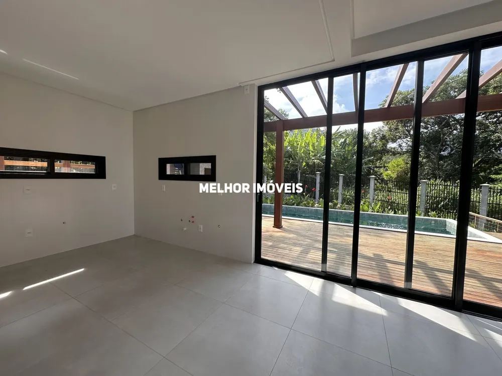 Casa, 3 quartos, 277 m² - Foto 1
