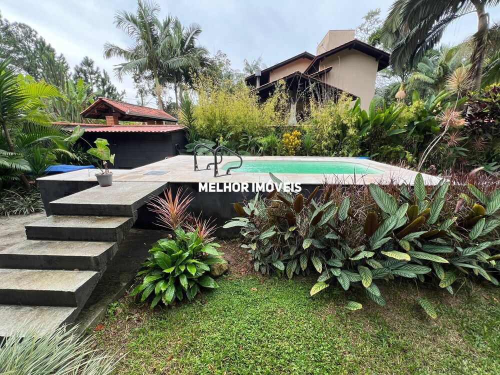 Casa à venda com 3 quartos, 150m² - Foto 1