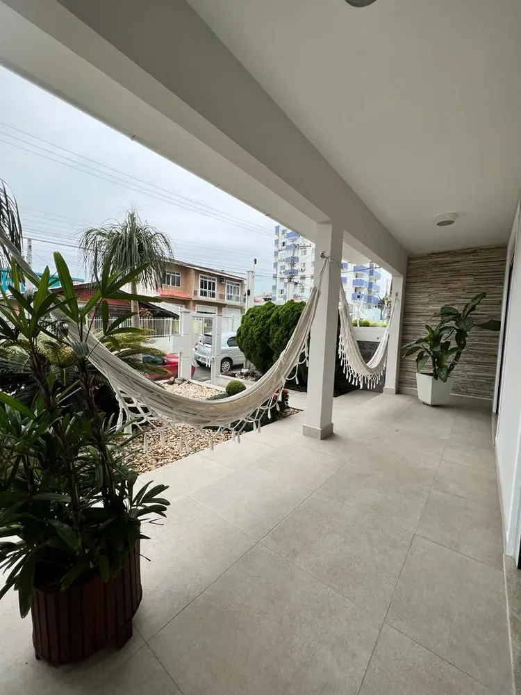 Casa, 3 quartos, 240 m² - Foto 2