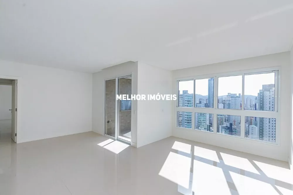 Apartamento à venda com 3 quartos, 120m² - Foto 1