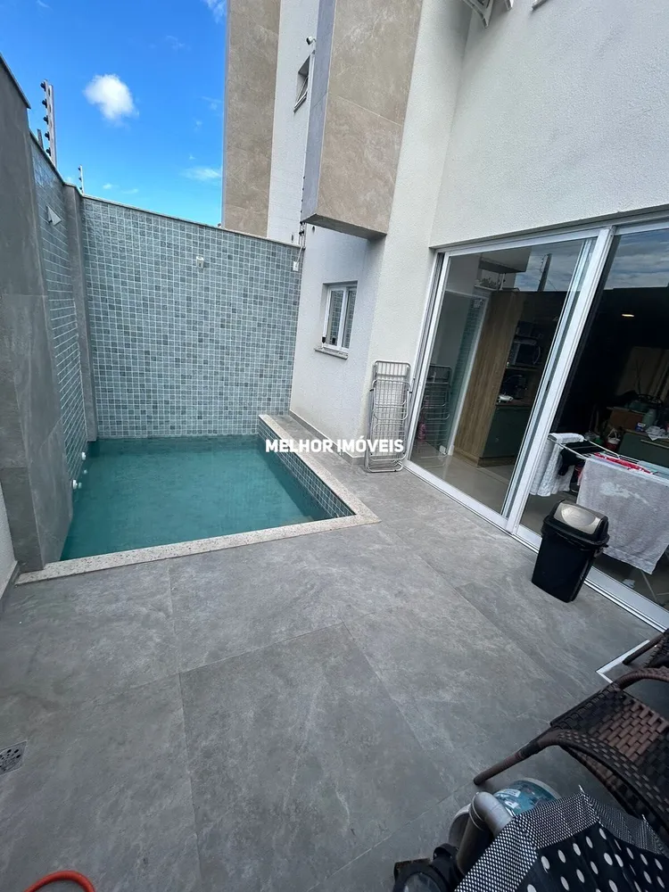 Casa, 4 quartos, 220 m² - Foto 1