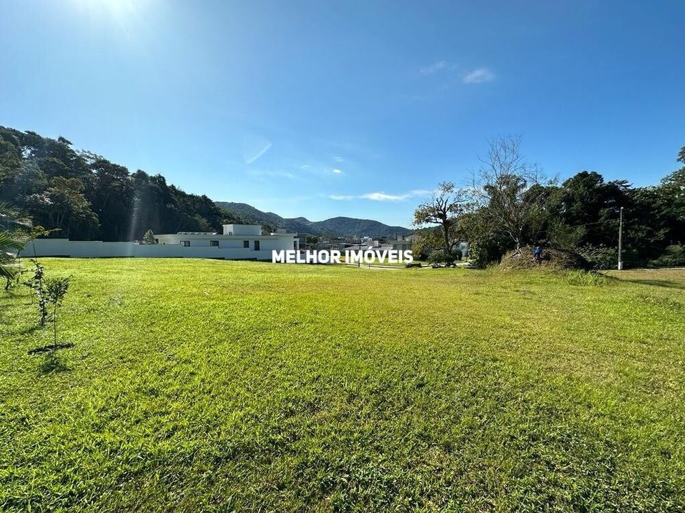 Terreno à venda, 1400m² - Foto 1