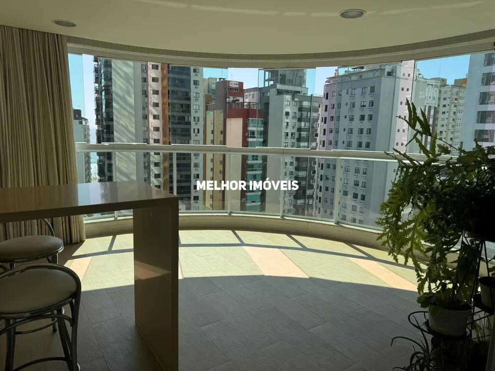 Apartamento à venda com 3 quartos, 158m² - Foto 1