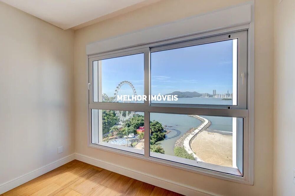 Apartamento à venda com 3 quartos, 160m² - Foto 2