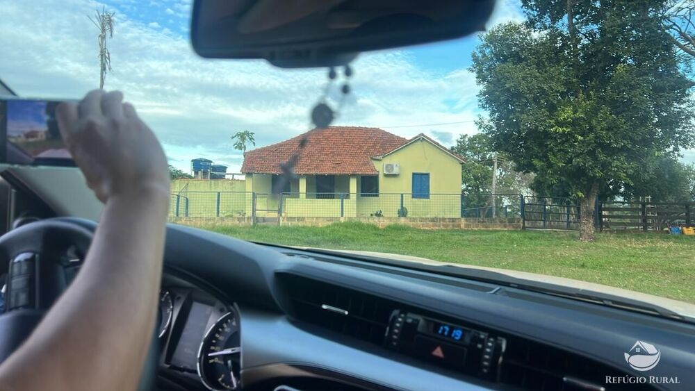 Fazenda à venda com 2 quartos, 4840000m² - Foto 1