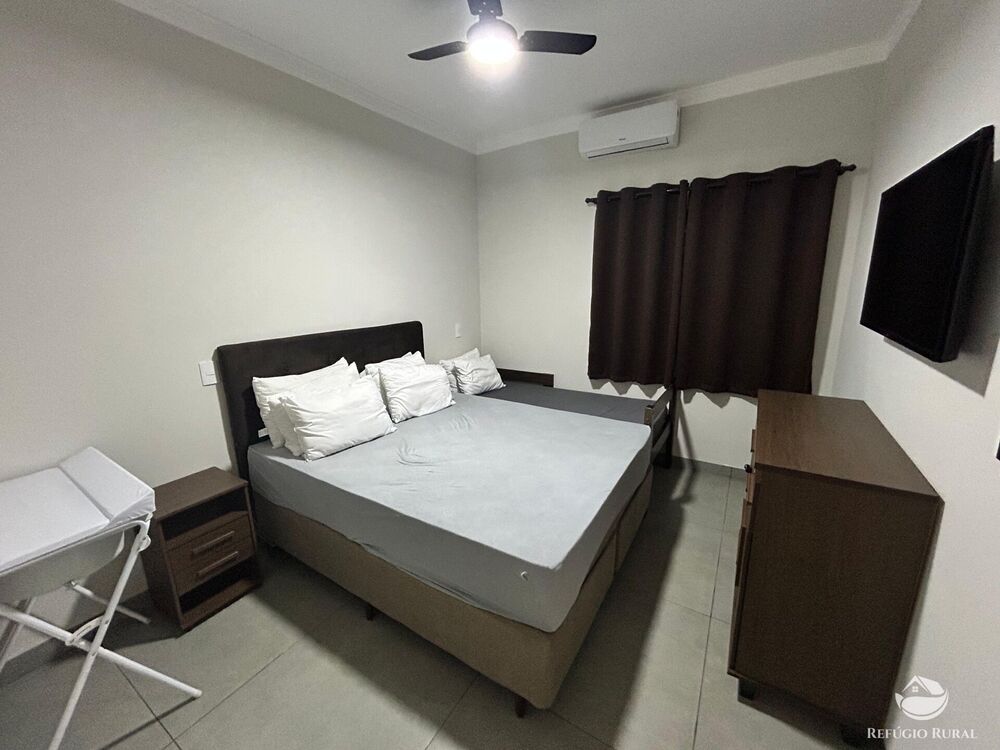 Chácara à venda com 3 quartos, 550m² - Foto 4
