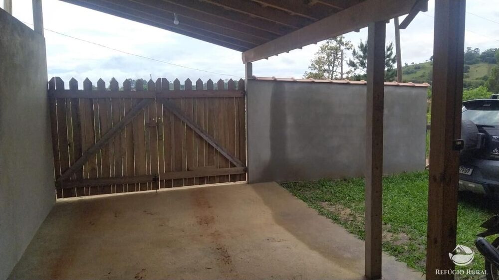 Casa à venda com 2 quartos, 437m² - Foto 3