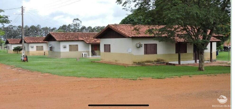 Fazenda à venda com 6 quartos, 245500000m² - Foto 1