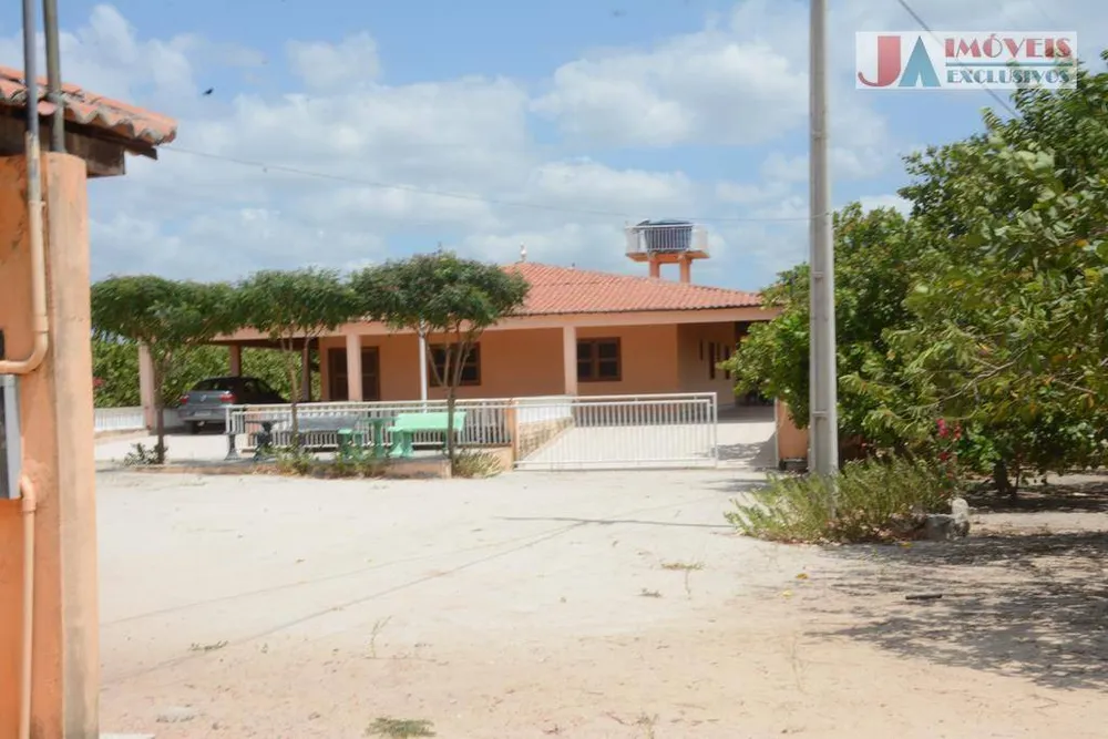 Sítio, 4 quartos, 10000 m² - Foto 1