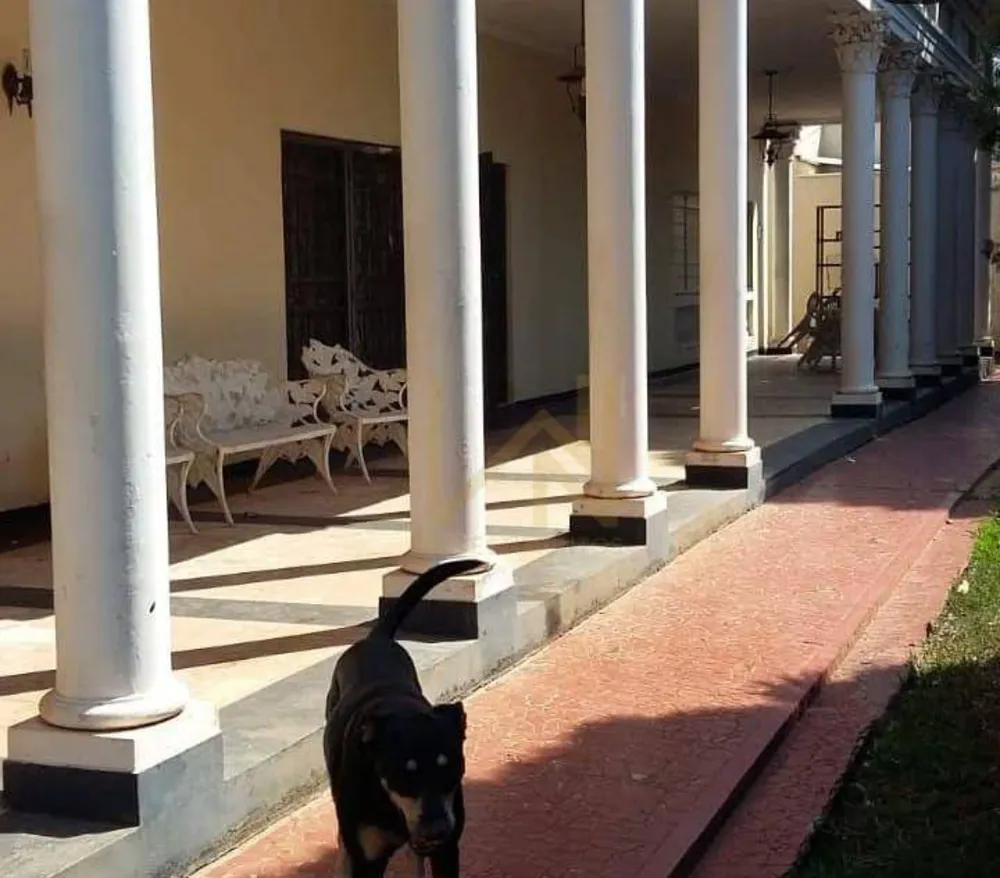 Casa, 4 quartos, 610 m² - Foto 1