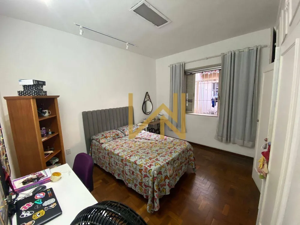 Casa, 4 quartos, 253 m² - Foto 1