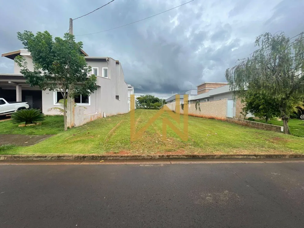 Loteamento e Condomínio, 300 m² - Foto 1