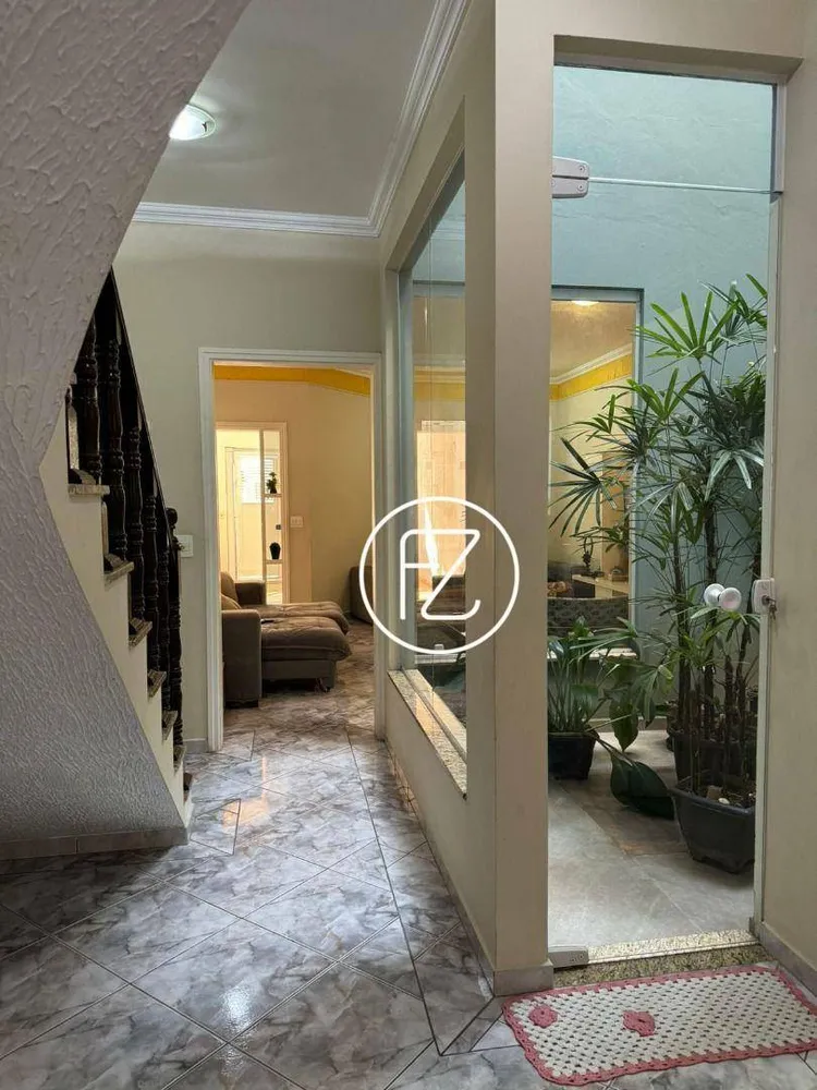 Sobrado, 3 quartos, 263 m² - Foto 2