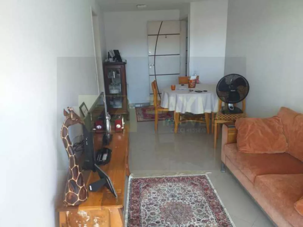 Apartamento à venda com 2 quartos, 65m² - Foto 3