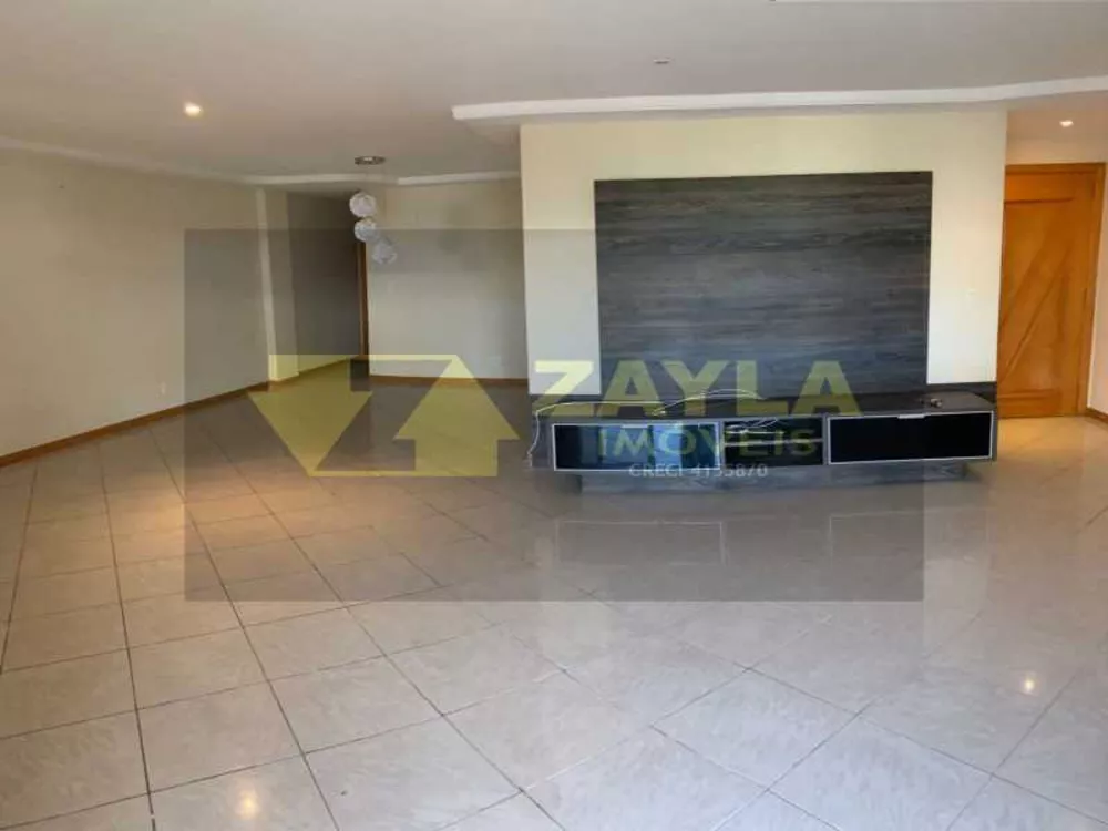 Apartamento à venda com 4 quartos, 198m² - Foto 1