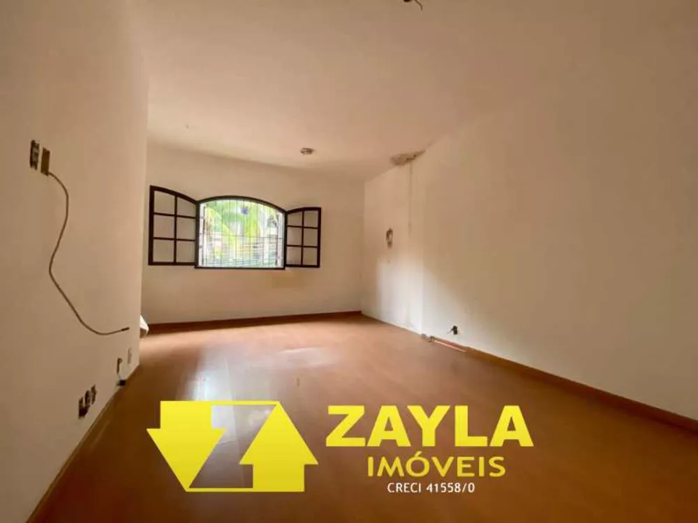 Casa, 3 quartos, 191 m² - Foto 2