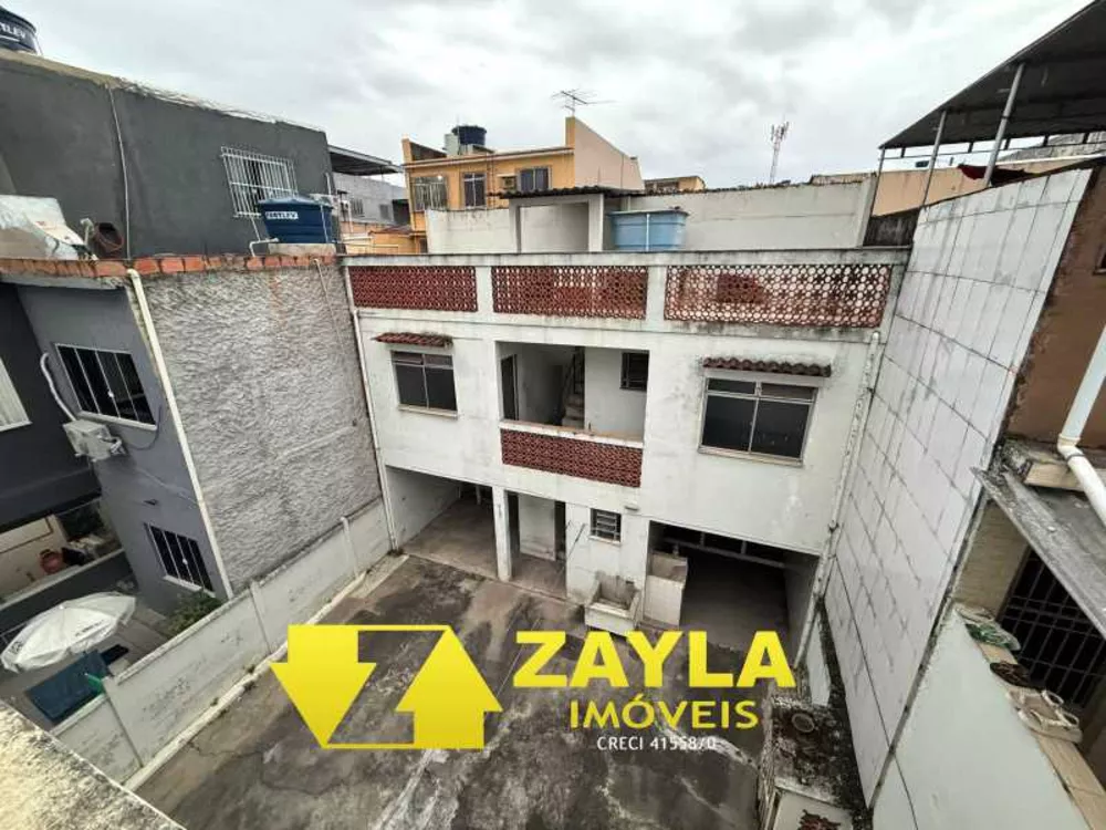 Casa, 6 quartos, 225 m² - Foto 1