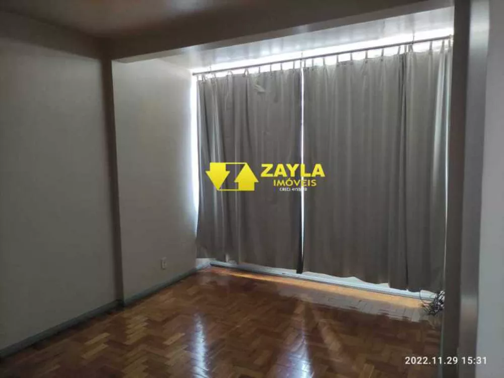 Apartamento à venda com 2 quartos, 70m² - Foto 3