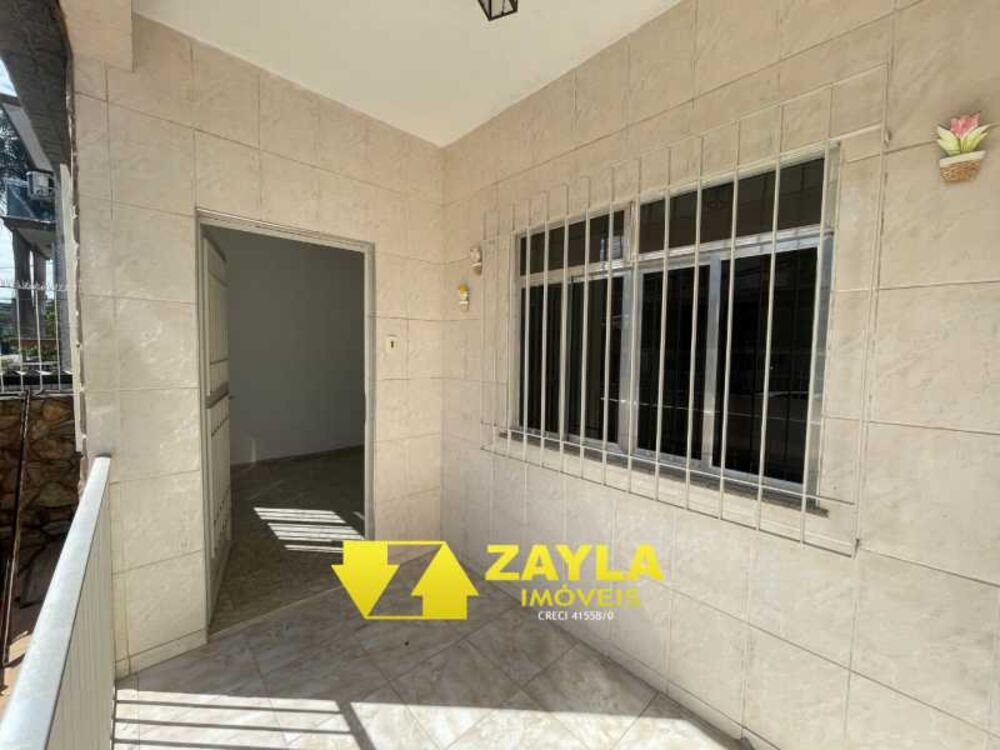 Casa à venda com 4 quartos, 256m² - Foto 3