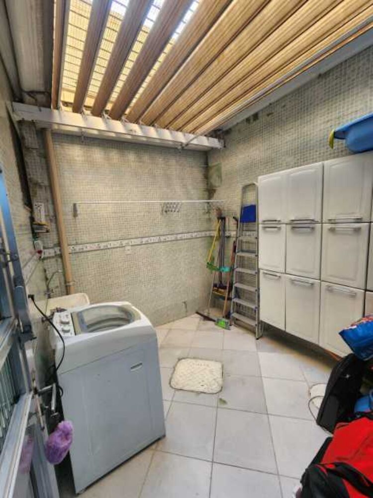 Casa à venda com 3 quartos, 275m² - Foto 1