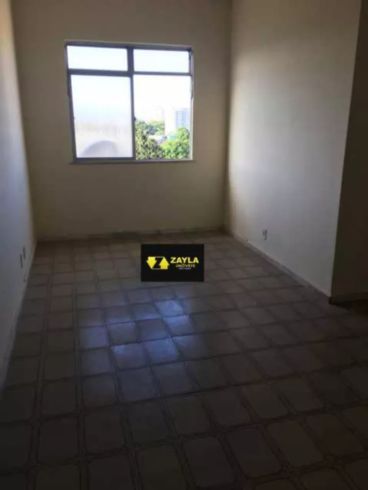 Apartamento à venda com 2 quartos, 68m² - Foto 2