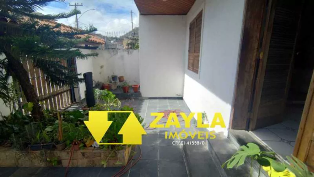 Casa, 4 quartos, 207 m² - Foto 1