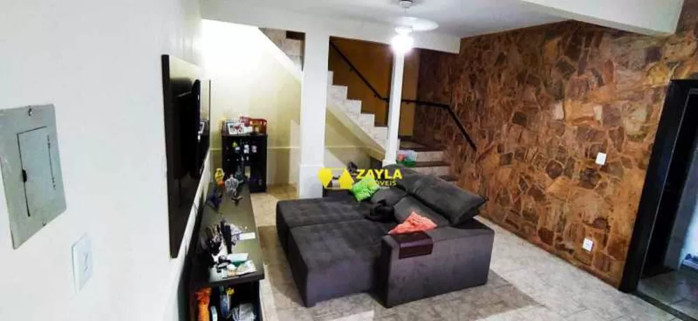 Casa, 3 quartos, 211 m² - Foto 2