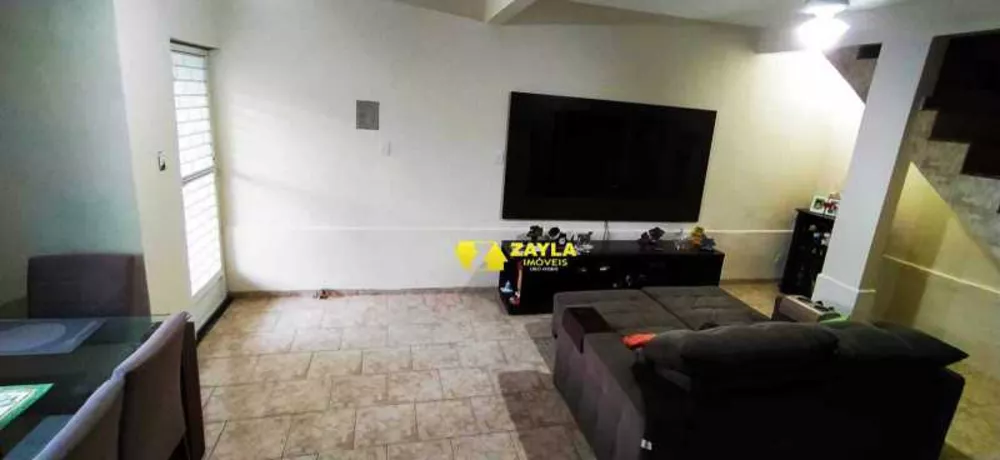 Casa, 3 quartos, 211 m² - Foto 1