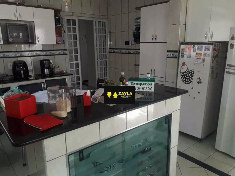Casa, 4 quartos, 240 m² - Foto 2