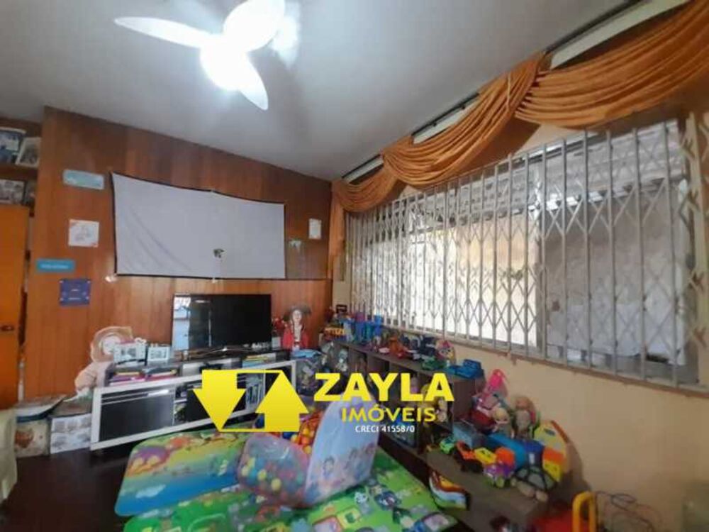 Casa à venda com 3 quartos, 211m² - Foto 3