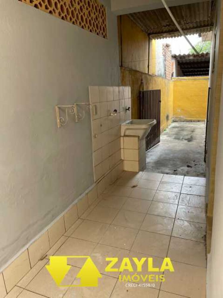 Casa para alugar com 2 quartos, 84m² - Foto 14