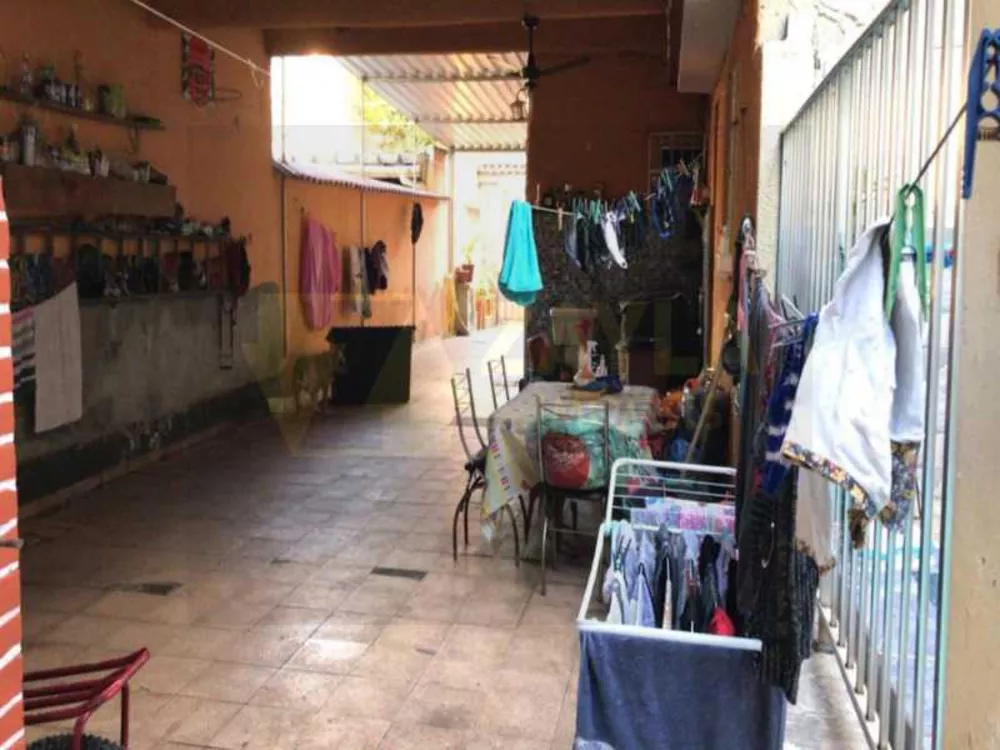 Casa, 5 quartos, 129 m² - Foto 2