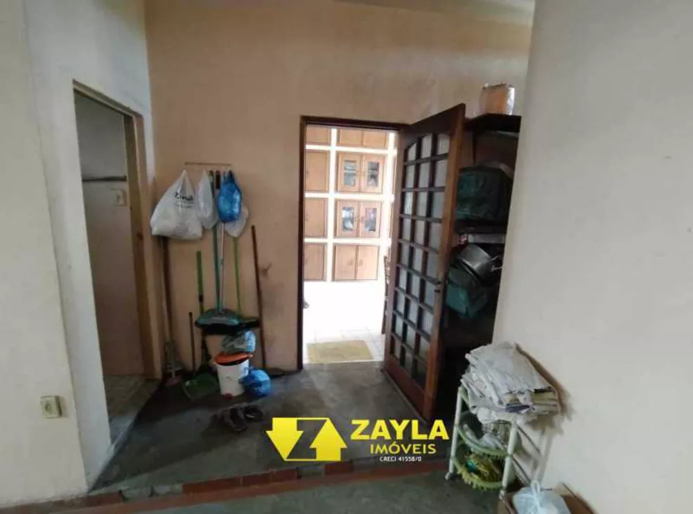 Apartamento à venda com 3 quartos, 180m² - Foto 12