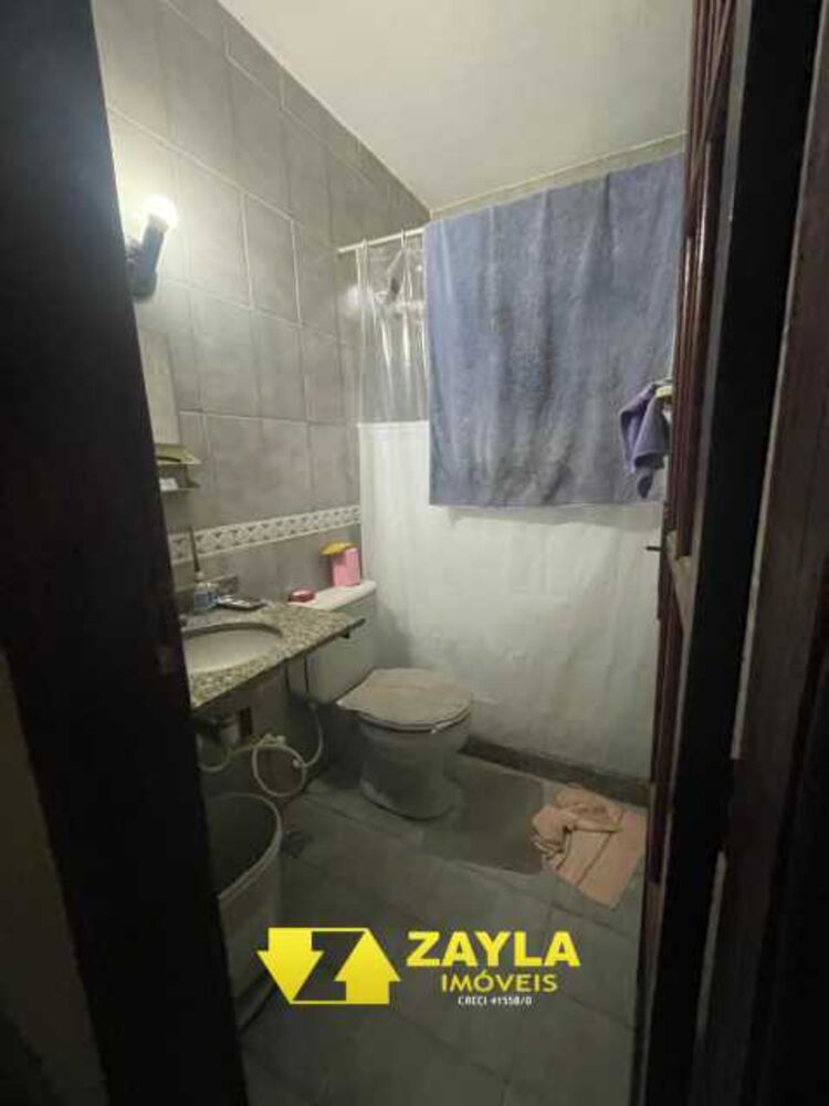 Casa de Condomínio à venda com 8 quartos, 200m² - Foto 3