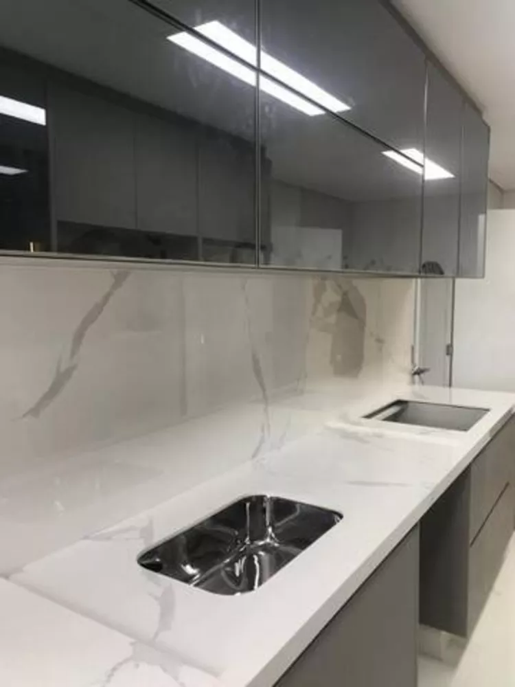 Apartamento para alugar com 3 quartos, 228m² - Foto 3